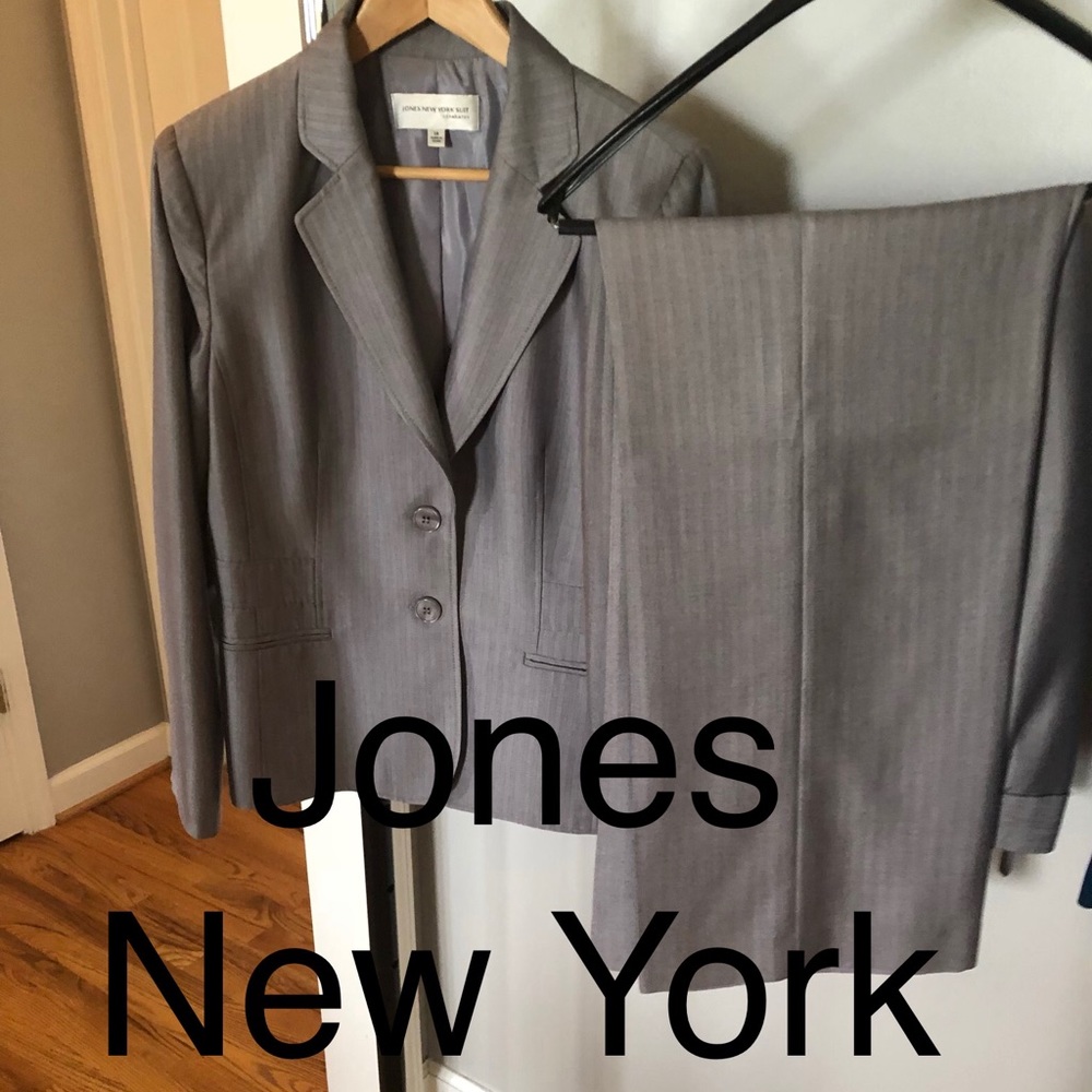 Ladies suit